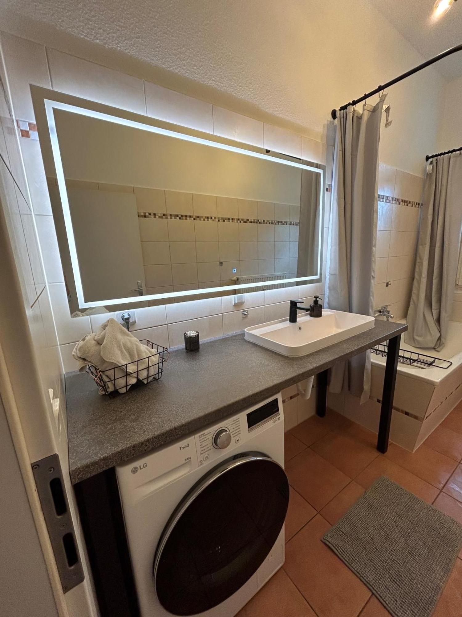 Mintara Komfort Apartment Mit Grill -Terrasse, Sky Und Parkplatz 마그데부르크 외부 사진